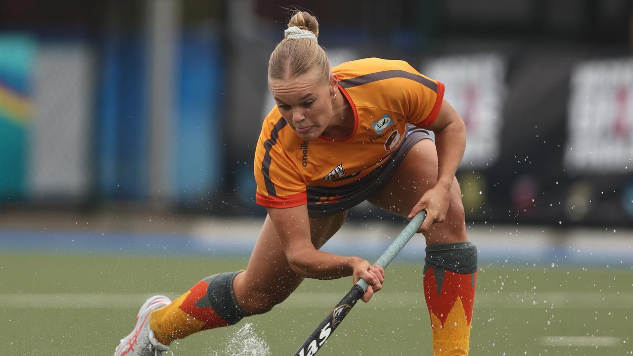 BENDIGO, AUSTRALIA – NOVEMBER 19: Tatum Stewart of Brisbane Blaze shoots a goal during the Hockey One League Women's Semi Final match between Hockey Club Melbourne and Brisbane Blaze at Bendigo Regional Hockey Complex on November 19, 2022, in Bendigo, Australia. (Photo by Martin Keep/Getty Images)