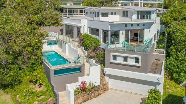 Karl Stefanovic and his pregnant wife Jasmine have bought this house in Sunshine Beach.