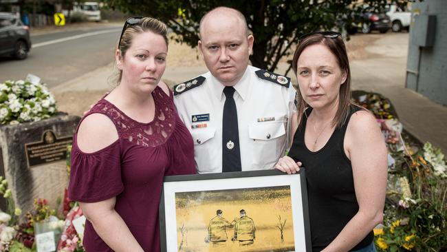 Jess and Melissa with RFS commissioner Shane Fitzsimmons. Picture: Flavio Brancaleone