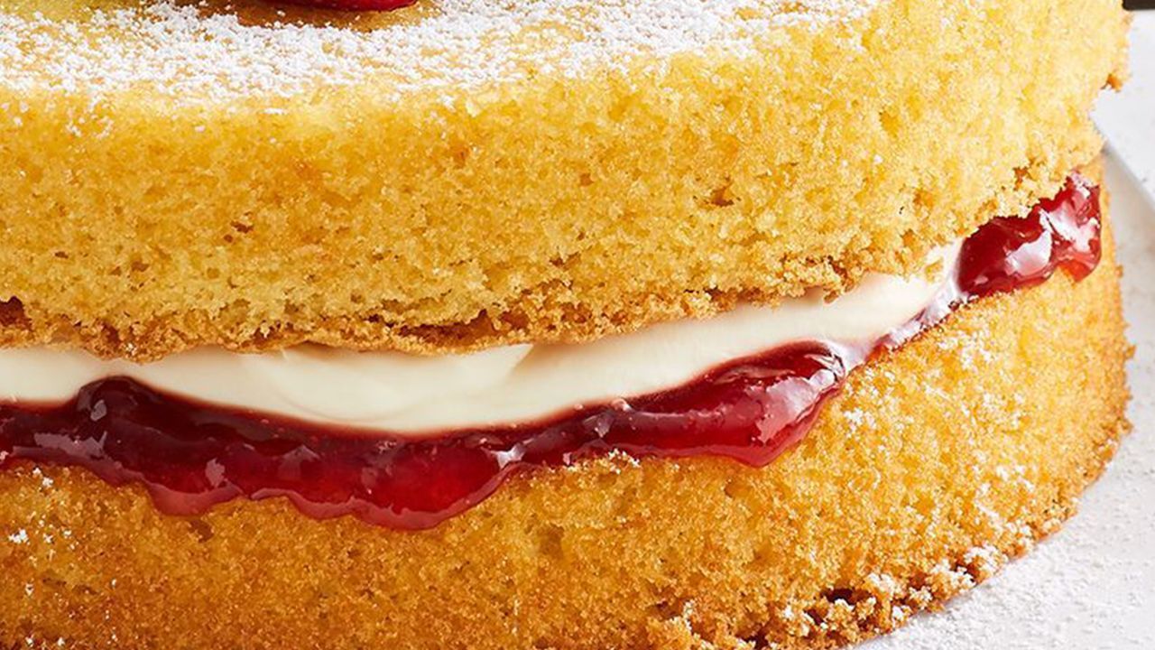 The brilliant science hack for making the best Victoria sponge