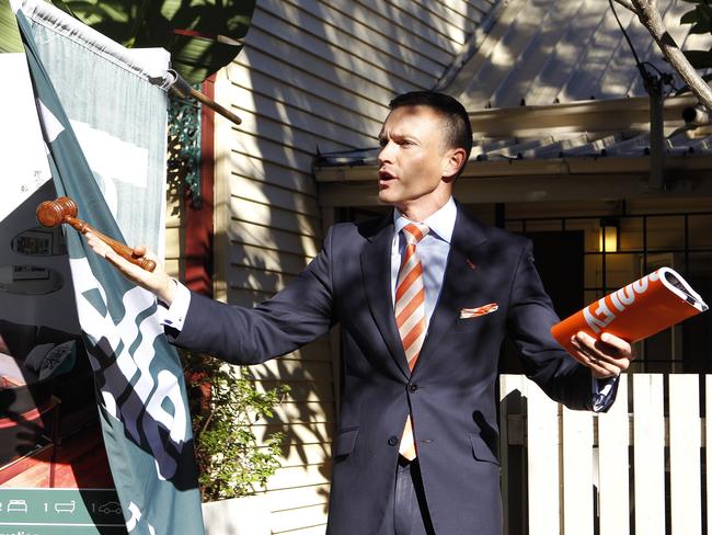 House prices continue to rise in Melbourne and Sydney.