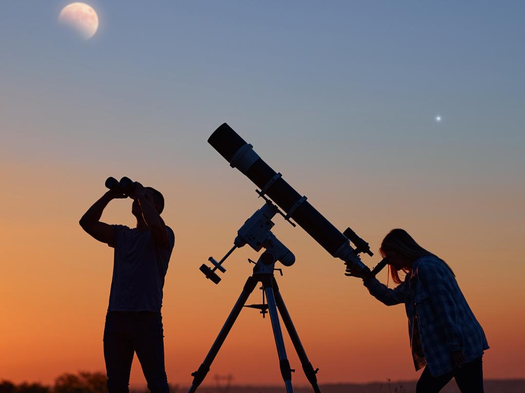 How to see Southern Delta Aquariids and Alpha Capricornids in Australia |  Herald Sun