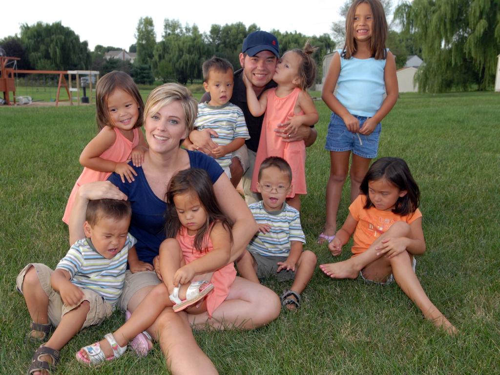 Kate and Jonathan Gosselin with their eight children back in 2007. Picture: TLC-TV/Kobal/Shutterstock (5870389c)