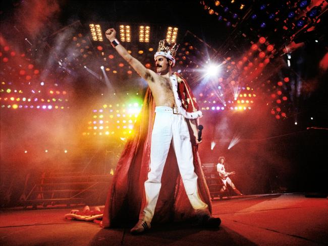 EMBARGO FOR TWAM 02 SEP 2023. FEE MAY APPLY. Denis OÃ¢â¬â¢Regan (www.denis.uk) CAPTION Freddie Mercury, Queen - Wembley Stadium 1986, Photograph by ÃÂ©Denis OÃ¢â¬â¢Regan