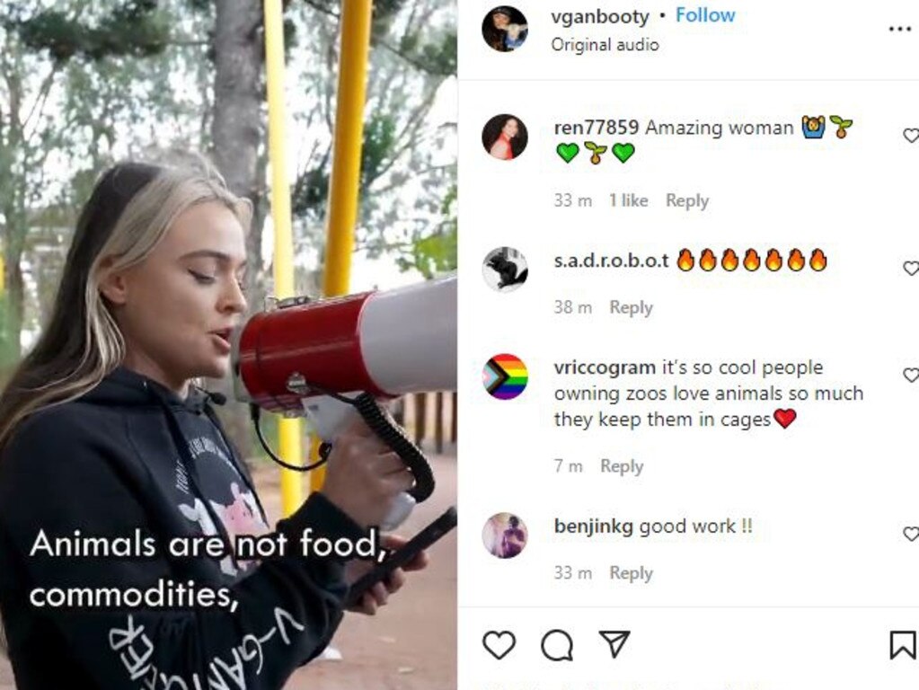 Vegan activist Tash Peterson stages protest outside Perth Zoo as WA mourns  Tricia the elephant