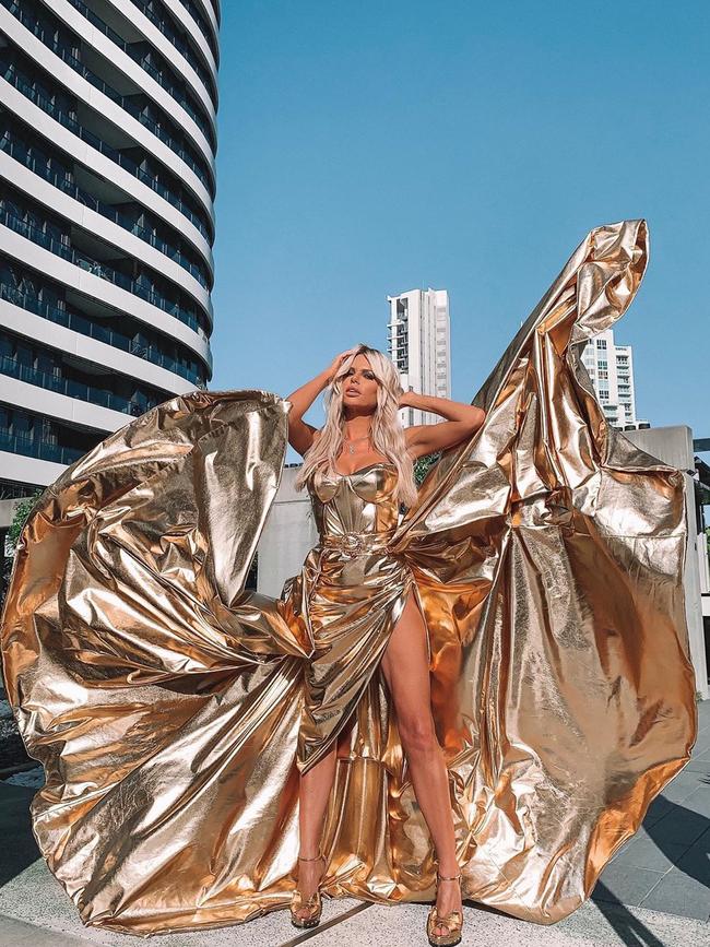 In the words of Sophie Monk, “If you can’t win a gold Logie... dress as one”. Picture: @sophiemonk/Instagram