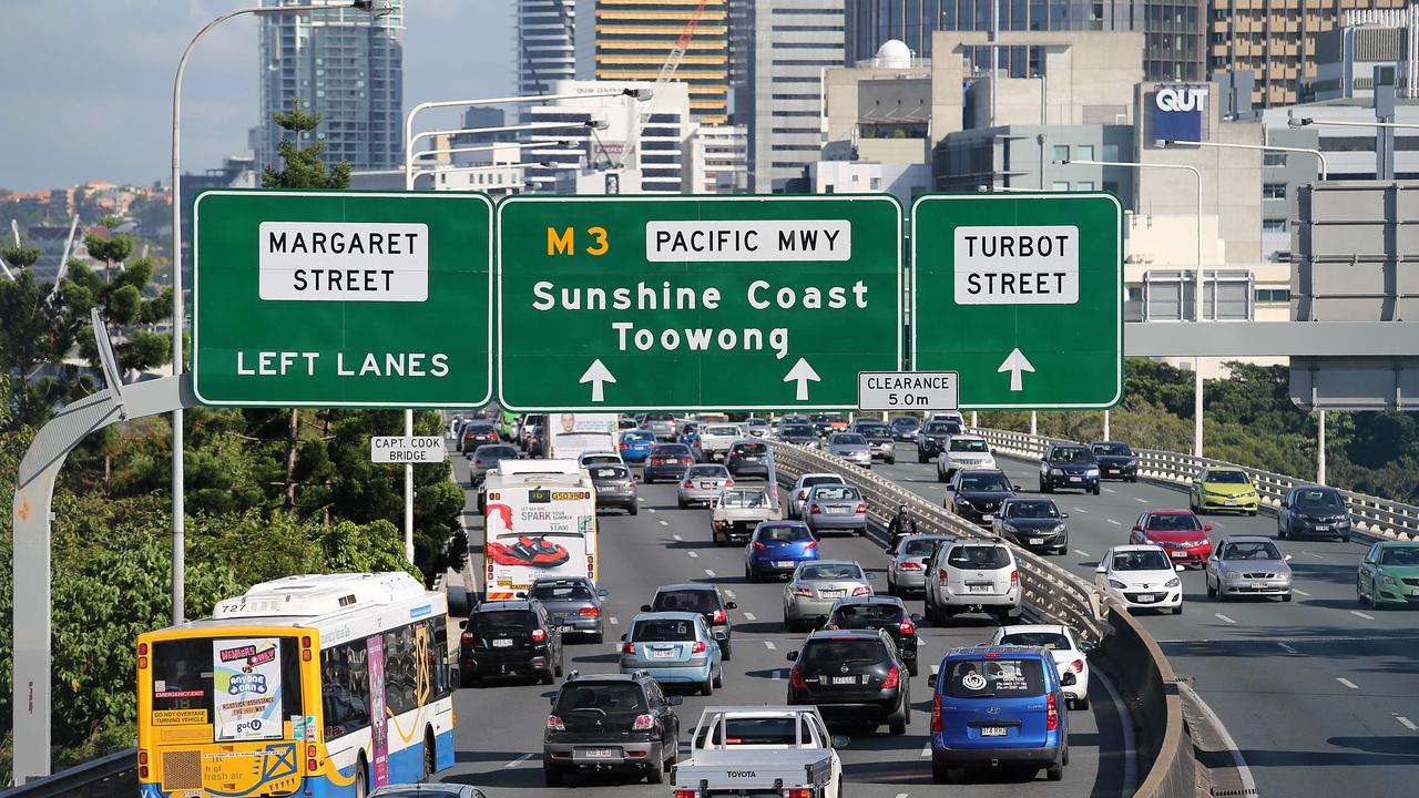 Brisbane bridge crash causing major delays