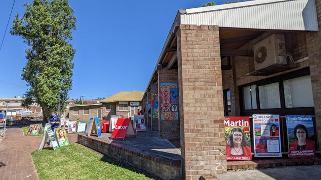 Corflutes replace how to vote cards across Wollongong, including this booth in Port Kembla. Picture: Dylan Arvela