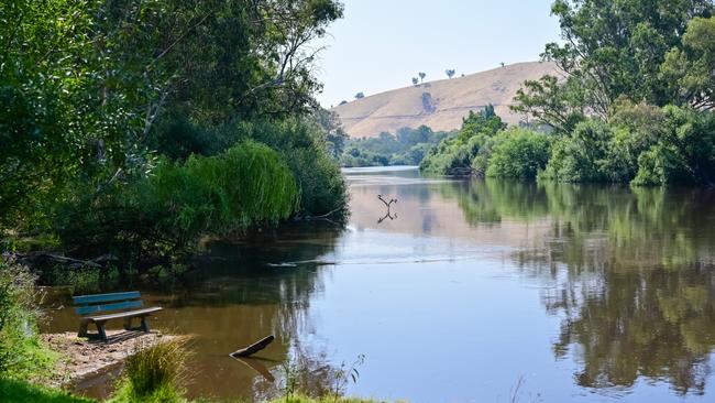 Escape to Walwa on the Murray River for some peace and quiet.