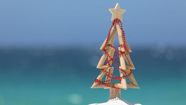 A beach Christmas tree