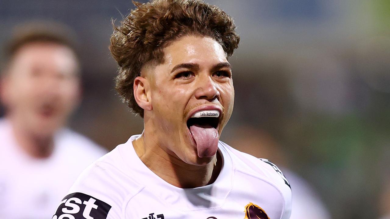 Reece Walsh of the Broncos heads to the try line to score during the round 26 NRL match between Canberra Raiders and Brisbane Broncos at GIO Stadium on August 26, 2023 in Canberra, Australia. (Photo by Mark Nolan/Getty Images)