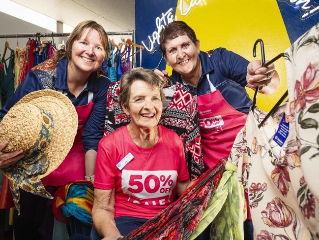 Bargain hunters’ delight: Furniture, clothes slashed by 50% for days