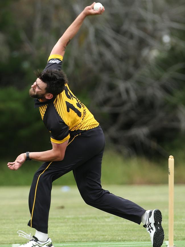 GDCA: Zach Forster rolls the arm over for Sunbury United. Picture: Hamish Blair