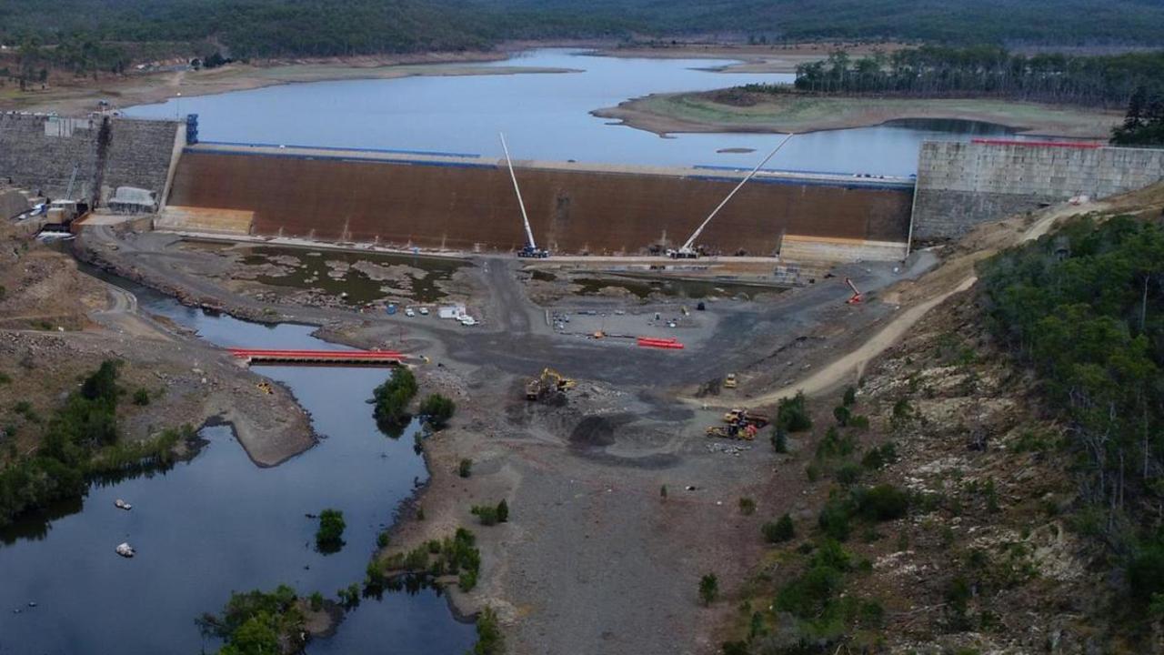 Recent testing found the concrete used in the construction of Paradise Dam had "unprecedented" issues which impact on the long-term strength of the dam wall.