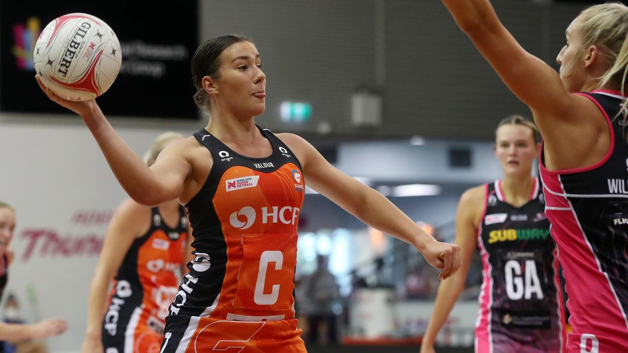 Amy Sligar is one of three off-contract players to have re-signed with the Giants to give them a full compliment for the 2023 season.