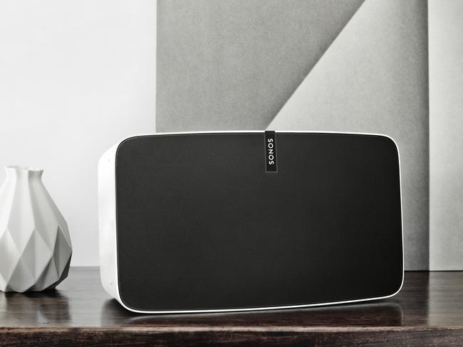 EMBARGOED UNTIL SEPT 29 2015 2.01pm AEST :::: The new Sonos Play: 5 is the flagship speaker in the Sonos family that can be finetuend with speaker-runing software called Trueplay.