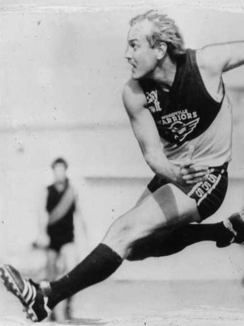 Malcolm Blight in full flight for the Woodville Warriors in 1985.