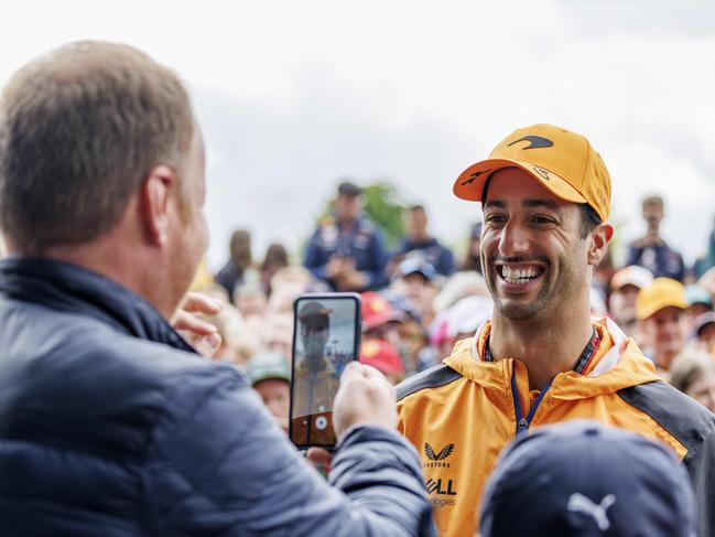 McLaren's Australian driver Daniel Ricciardo (R).