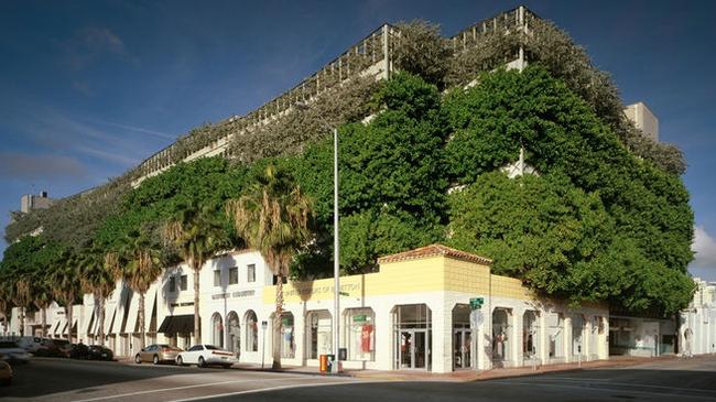 A multistorey carpark in Miami, Florida. Gold Coast Mayor Tom Tate wants to build two of similar designs in Burleigh Heads and Palm Beach on the light rail routes. Picture: Supplied