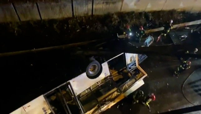 Bus crash near Venice kills 21 people