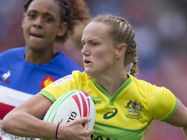 Emma Sykes of Australia scores during the Sydney 7's WomenÃâ¢s Cup Quarter-Final between match between Australia and  France at Spotless Stadium in Sydney, Saturday, February 2, 2019. (AAP Image/Craig Golding) NO ARCHIVING, EDITORIAL USE ONLY