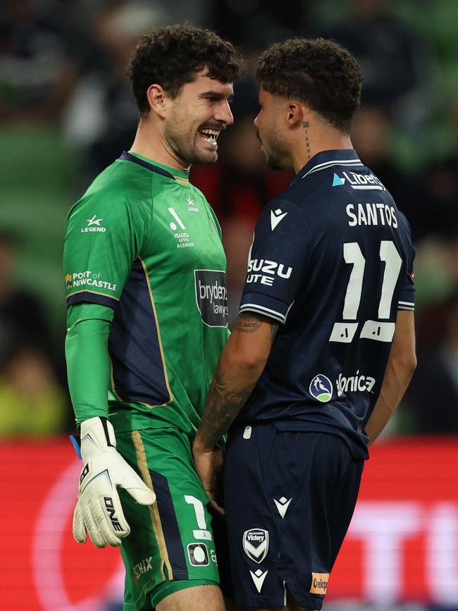MELBOURNE, AUSTRALIA – MAY 04: Ryan Scott of the Jets and Santos Rodrigues of the Victory exchange words during the round 29 A-League Men match between Melbourne Victory and Newcastle Jets at AAMI Park, on May 04, 2025, in Melbourne, Australia. (Photo by Robert Cianflone/Getty Images)