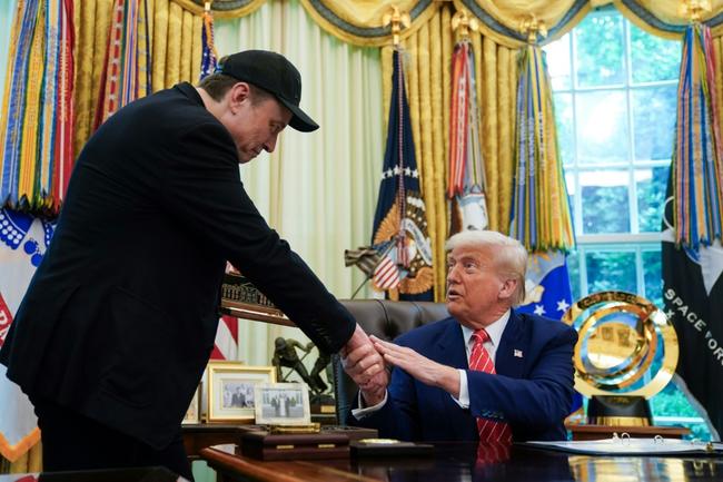 As the world's richest person bowed out of his role as the US government's cost-cutter-in-chief, US President Donald Trump (R) hailed Elon Musk's 'incredible service'