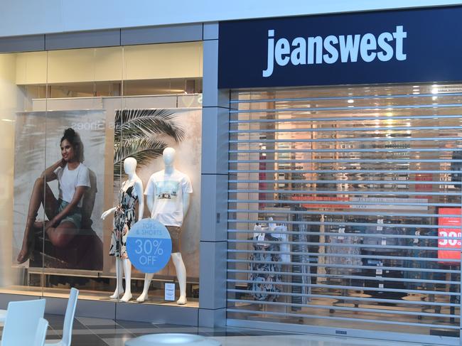 Scores of Jeanswest stores are shutting down.