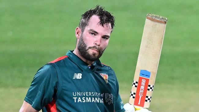 HOBART, AUSTRALIA - FEBRUARY 13: Caleb Jewell of Tasmania celebrates scoring a century during the ODC match between Tasmania and Victoria at Blundstone Arena, on February 13, 2025, in Hobart, Australia. (Photo by Steve Bell/Getty Images)