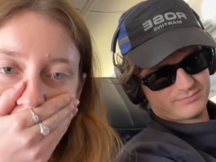 A TikToker was surprised to see Stranger Things star Joe Keery seared next to her on a flight to Sydney.