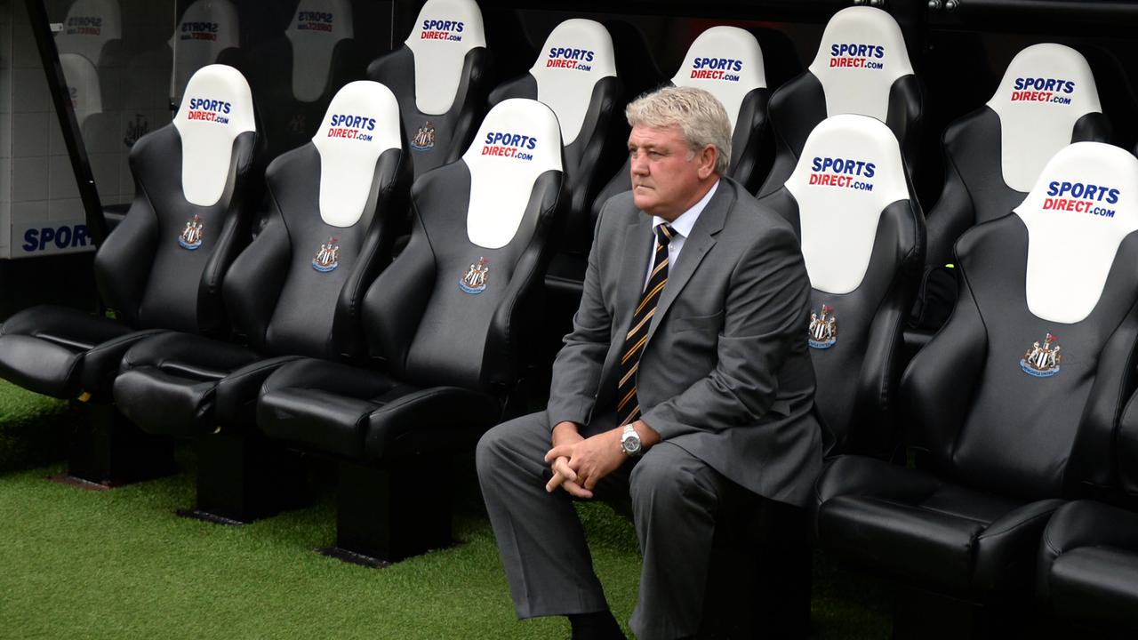 Steve Bruce has signed on as Newcastle United manager after Rafa Benitez left.