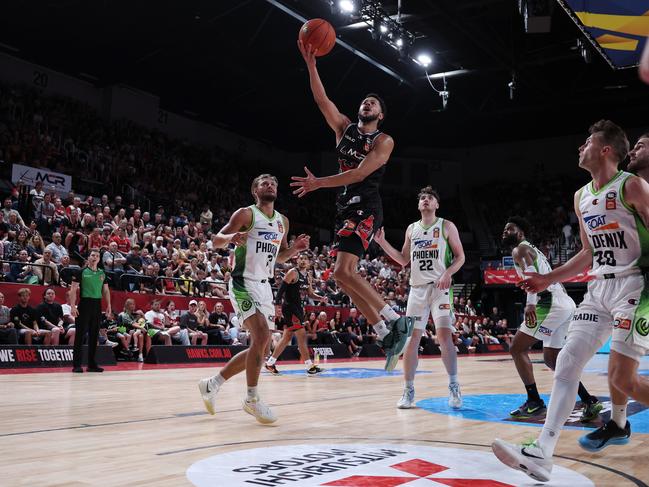 Tyler Harvey on his way to the basket for the Hawks. Picture: Getty Images