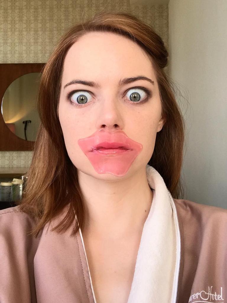 Emma Stone ... "Some say beauty is pain, others say it just ridiculous! And so is prepping for the #goldenglobes with this hilarious human being! #koreanskincaresilliness" Picture: Rachel_Goodwin/Instagram