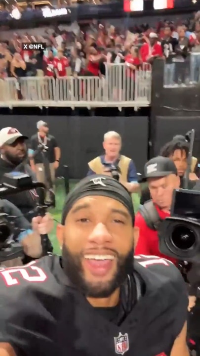 NFL world erupts over detail in background of selfie video