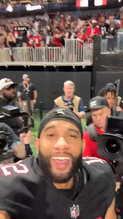  NFL world erupts over detail in background of selfie video