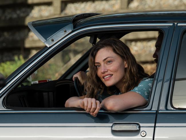 Boy Swallows Universe S1. Phoebe Tonkin as Frances Bell in Boy Swallows Universe S1. Cr. Courtesy of Netflix ÃÂ© 2023