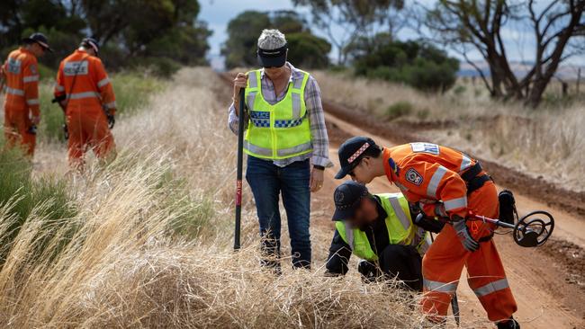 Major Crime Investigation Branch conducting a search on Shepherd Corner Rd, Balaklava. Picture: NCA / NewsWire Emma Brasier