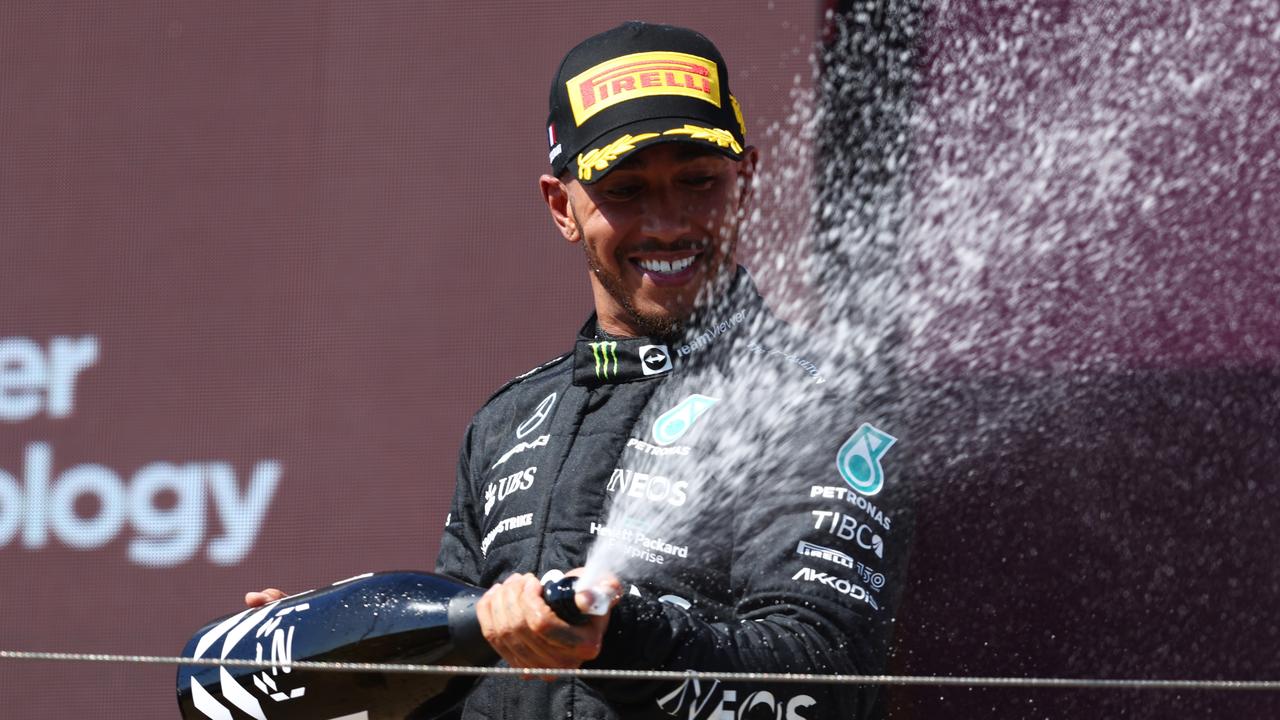 Hamilton laisse un gros indice sur l’avenir;  Ricciardo identifie une faiblesse clé : F1 Pit Talk