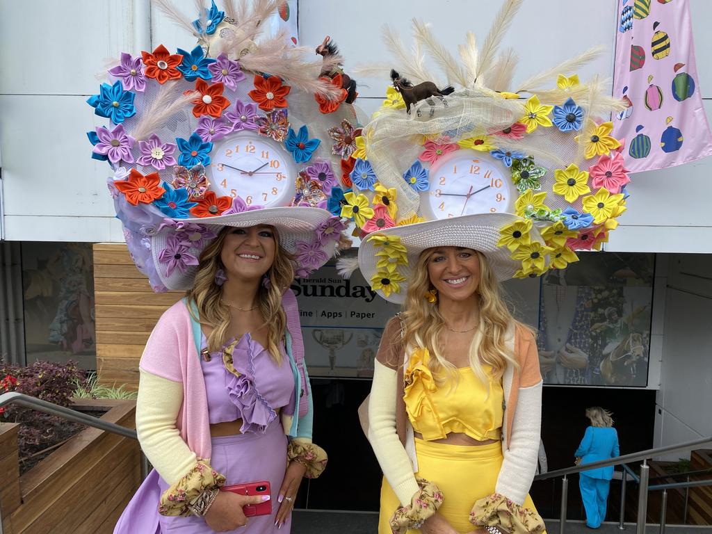 Oaks day clearance outfits