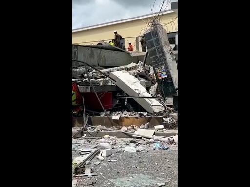 Terrifying moment powerful earthquake hits Vanuatu