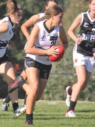 Ellie McKenzie in action for Northern Knights in 2018.