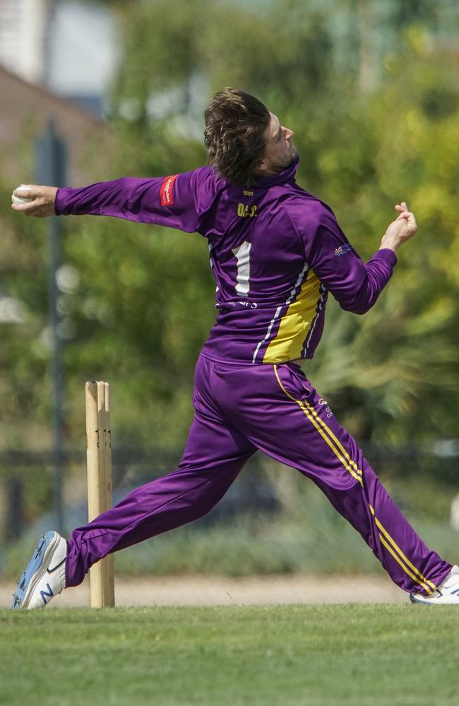 Gun Oakleigh fast bowler Alex Jones goes at Caulfield.