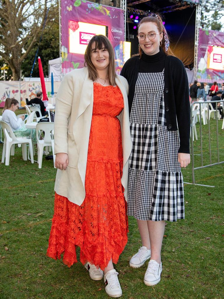 Madeleine Kelly (left) and Samantha Fitzgerald. Festival of Food and Wine, Queens Park, Toowoomba Carnival of Flowers. Friday September 9, 2022 Picture: Bev Lacey