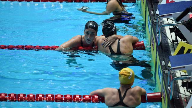 Katie Ledecky turns her back on Ariarne Titmus after the women's 400m freestyle final. Picture: Ed Jones/AFP