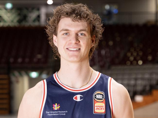 Rising South Australian centre Ben Griscti knocked back advances from AFL clubs to sign a multi-year deal with the  Adelaide 36ers.