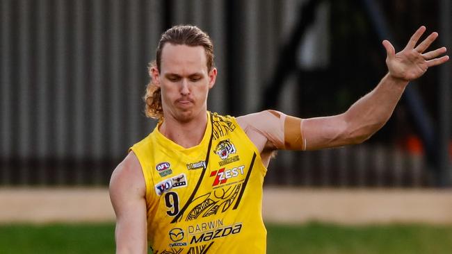 Ryan Nyhuis playing for the Nightcliff Tigers in the NTFL. Picture: Celina Whan / AFLNT Media