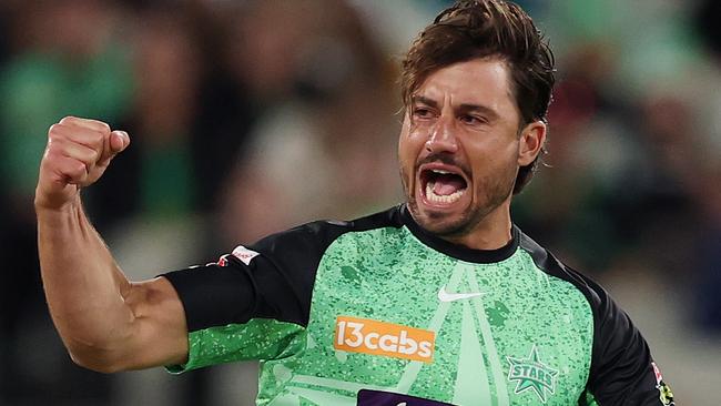 MELBOURNE, AUSTRALIA - DECEMBER 18: Marcus Stoinis of the Stars celebrates the wicket of Matthew Renshaw of the Heat during the BBL match between Melbourne Stars and Brisbane Heat at Melbourne Cricket Ground, on December 18, 2024, in Melbourne, Australia. (Photo by Morgan Hancock/Getty Images)