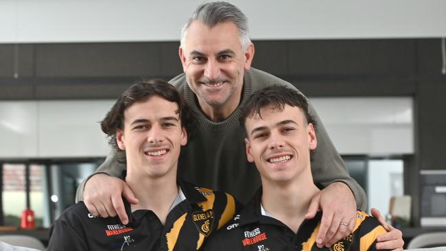 21/8/24. Former Carlton AFL footballer Scott Camporeale with his twin boys and rising footy stars, Glenelg's Ben and Lucas. Ben, Scott and LucasPicture: Keryn Stevens