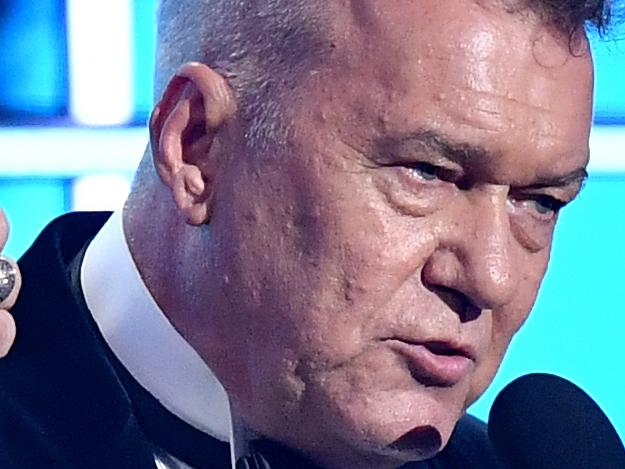 Jimmy Barnes accepts the ARIA for best Original Soundtrack or Musical Theatre during the 32nd ARIA Awards at The Star, in Sydney, Wednesday, November 28, 2018. (AAP Image/Joel Carrett) NO ARCHIVING