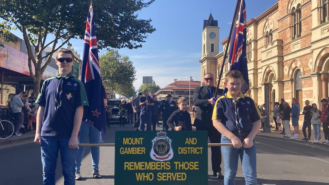 Mount Gambier Anzac Day 2022. The Mount Gambier Anzac Day march. Picture: Arj Ganesan